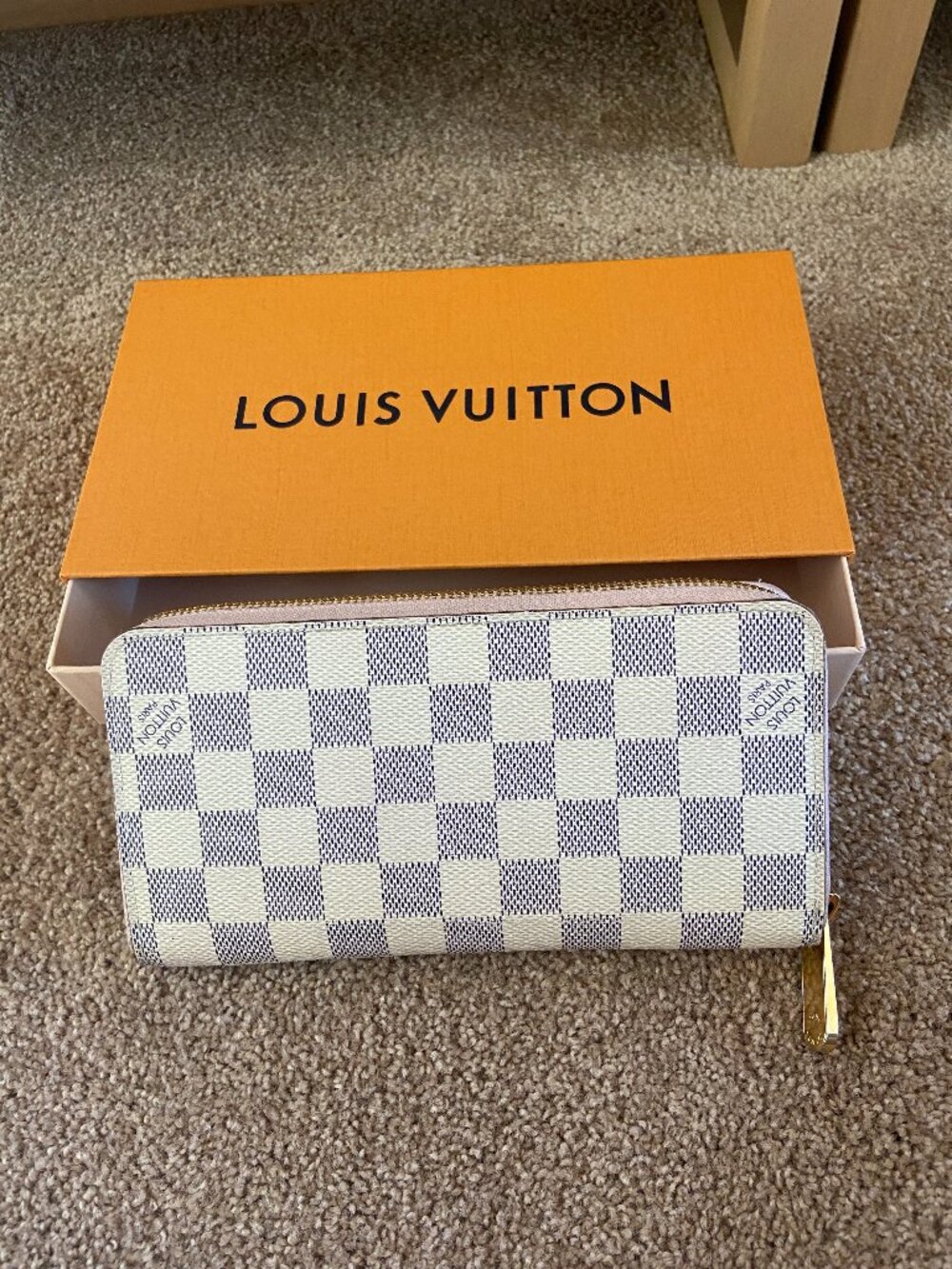 Louis Vuitton Damier Azur Zippy Zip-Around Wallet White Gray Pink Logo Coin